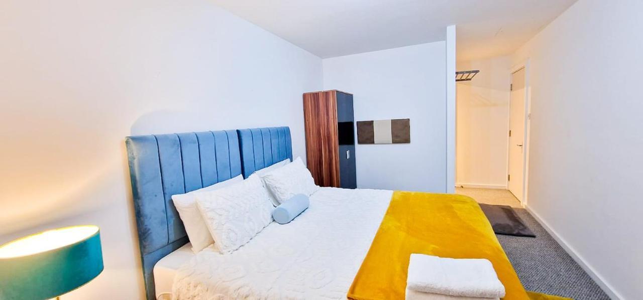 Lovely 2-Bedroom Apartment, Free Parking Манчестер Экстерьер фото