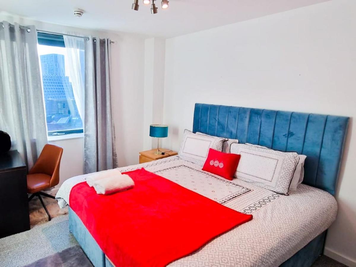 Lovely 2-Bedroom Apartment, Free Parking Манчестер Экстерьер фото