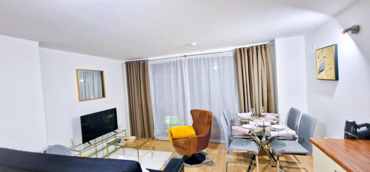 Lovely 2-Bedroom Apartment, Free Parking Манчестер Экстерьер фото